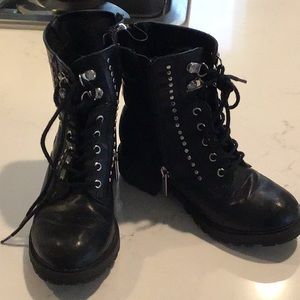 Girls sz 13 Army Style boot. W/ Zipper so cute